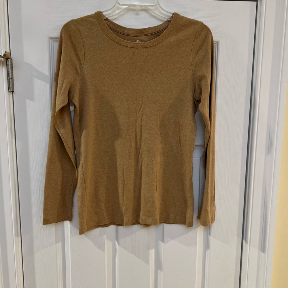 Ladies Size Small "Lands' End" Tan Long Sleeve Tee GUC ❤️